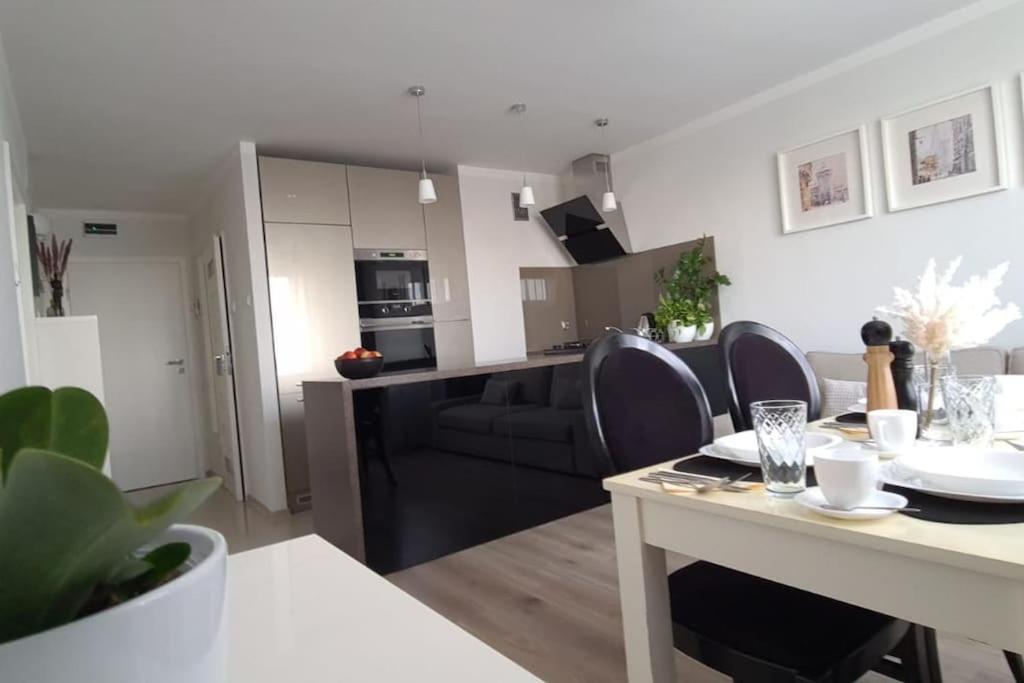 Uroczy, Jasny Apartament Oraz Bezplatny Parking! Daire Krakow Dış mekan fotoğraf